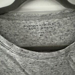 Banana Republic Speckled Gray Soft Wash Tee, medium